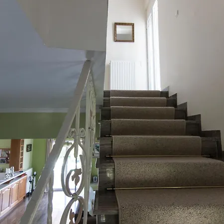 Chara's Private With Swimming Pool & Jacuzzi *