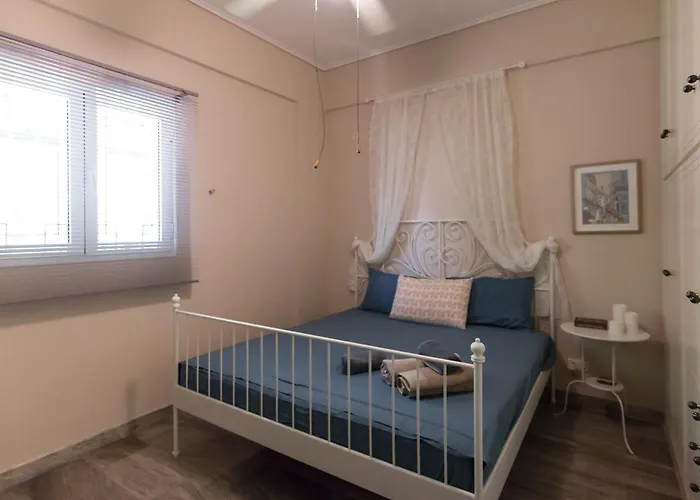 Chara's Private With Swimming Pool & Jacuzzi 度假居