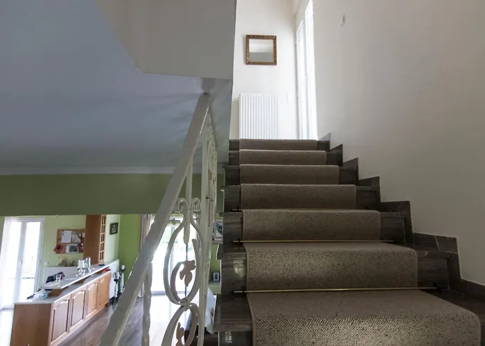 Chara's Private With Swimming Pool & Jacuzzi *