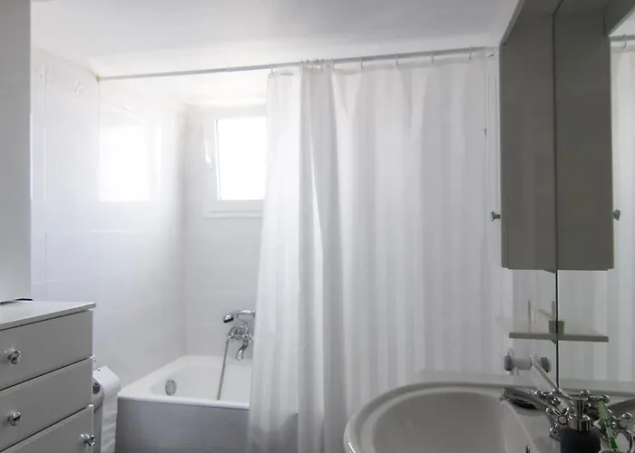 Chara's Private With Swimming Pool & Jacuzzi *